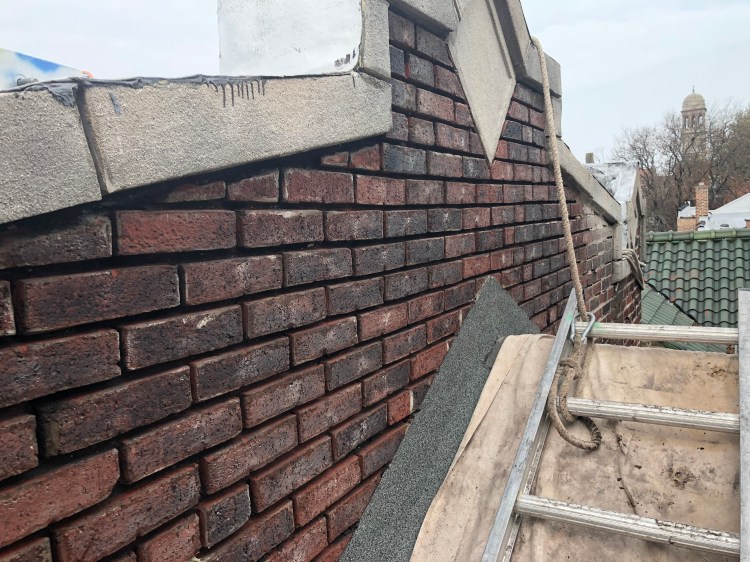 Grinding and tuckpointing